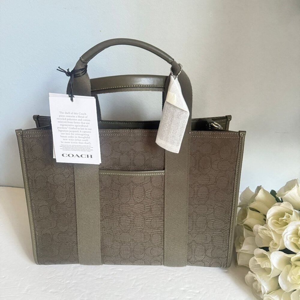 coach Smith Tote Bag In Signature Jacquard cy368